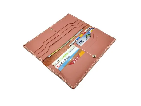 Produs NattyPell lucrat manual din piele naturală